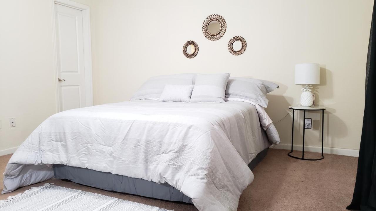 Prime Location For Uf Visitors 2Br Condo With Pool And Fast Wi-Fi Gainesville Exterior photo