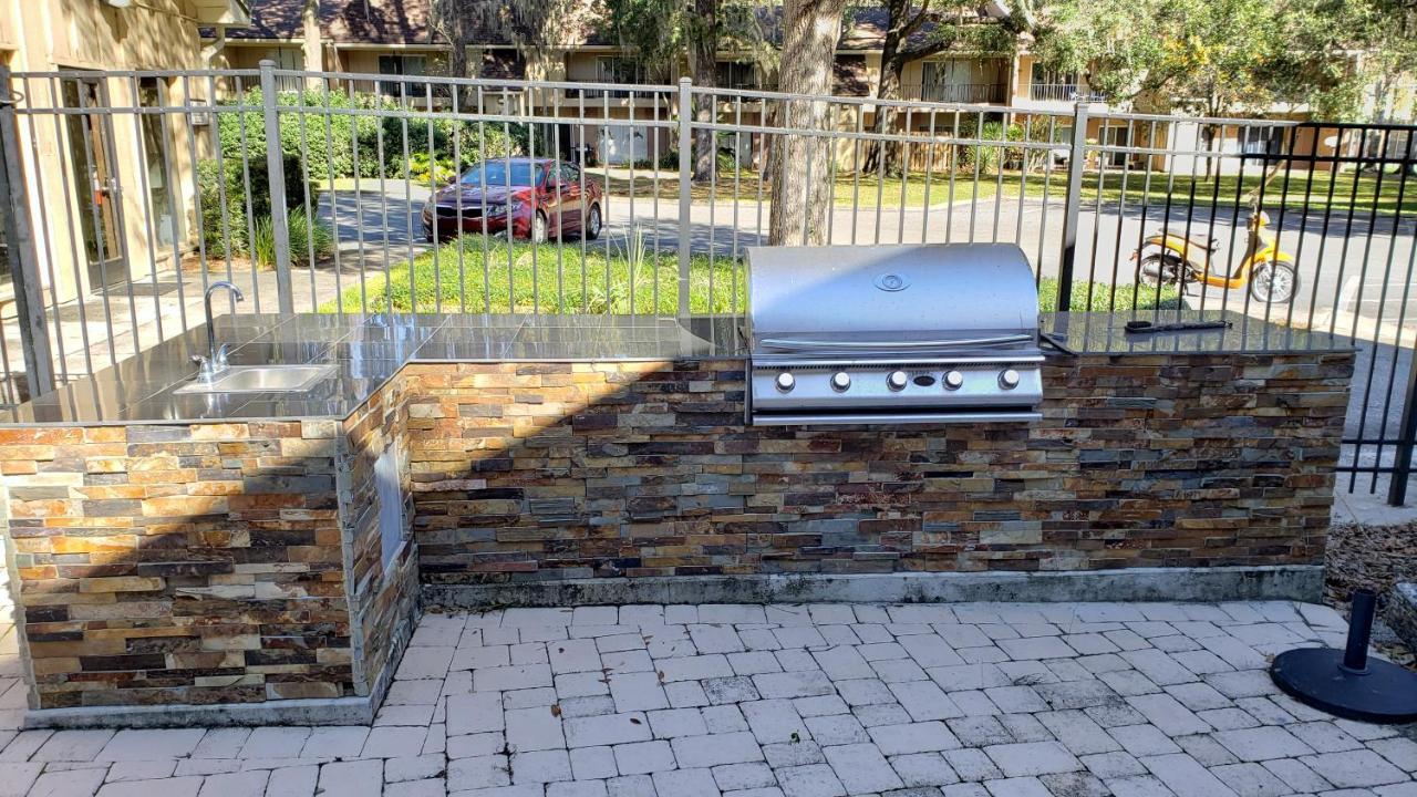Prime Location For Uf Visitors 2Br Condo With Pool And Fast Wi-Fi Gainesville Exterior photo