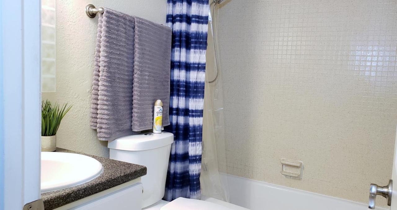 Prime Location For Uf Visitors 2Br Condo With Pool And Fast Wi-Fi Gainesville Exterior photo